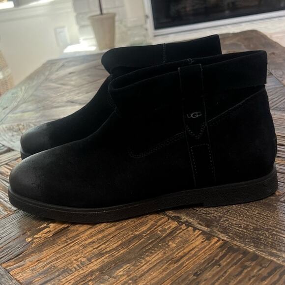 UGG Women's Black Josefene Cuff Ankle Bootie – Sz 9 - Picture 10 of 12